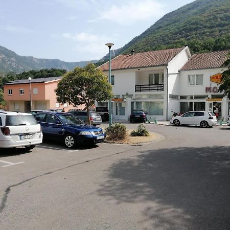 Motel And Restaurant Odusak Dreznjak Екстериор снимка